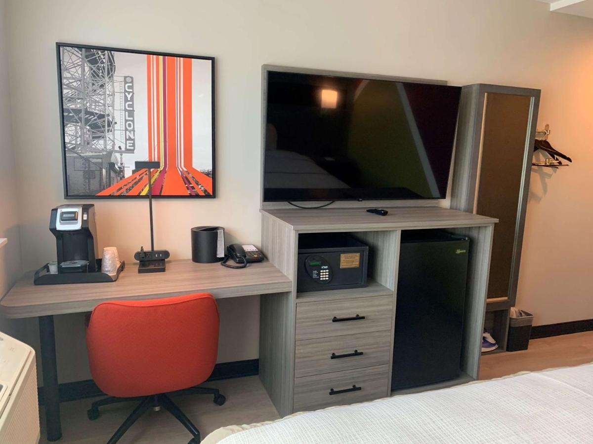 Best Western Plus Brooklyn-Prospect Park New York Exterior photo